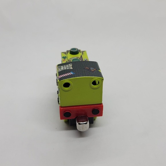 Thomas Diecast Take n Play Along Smelly Trash Scruff Train - Picture 4 of 8